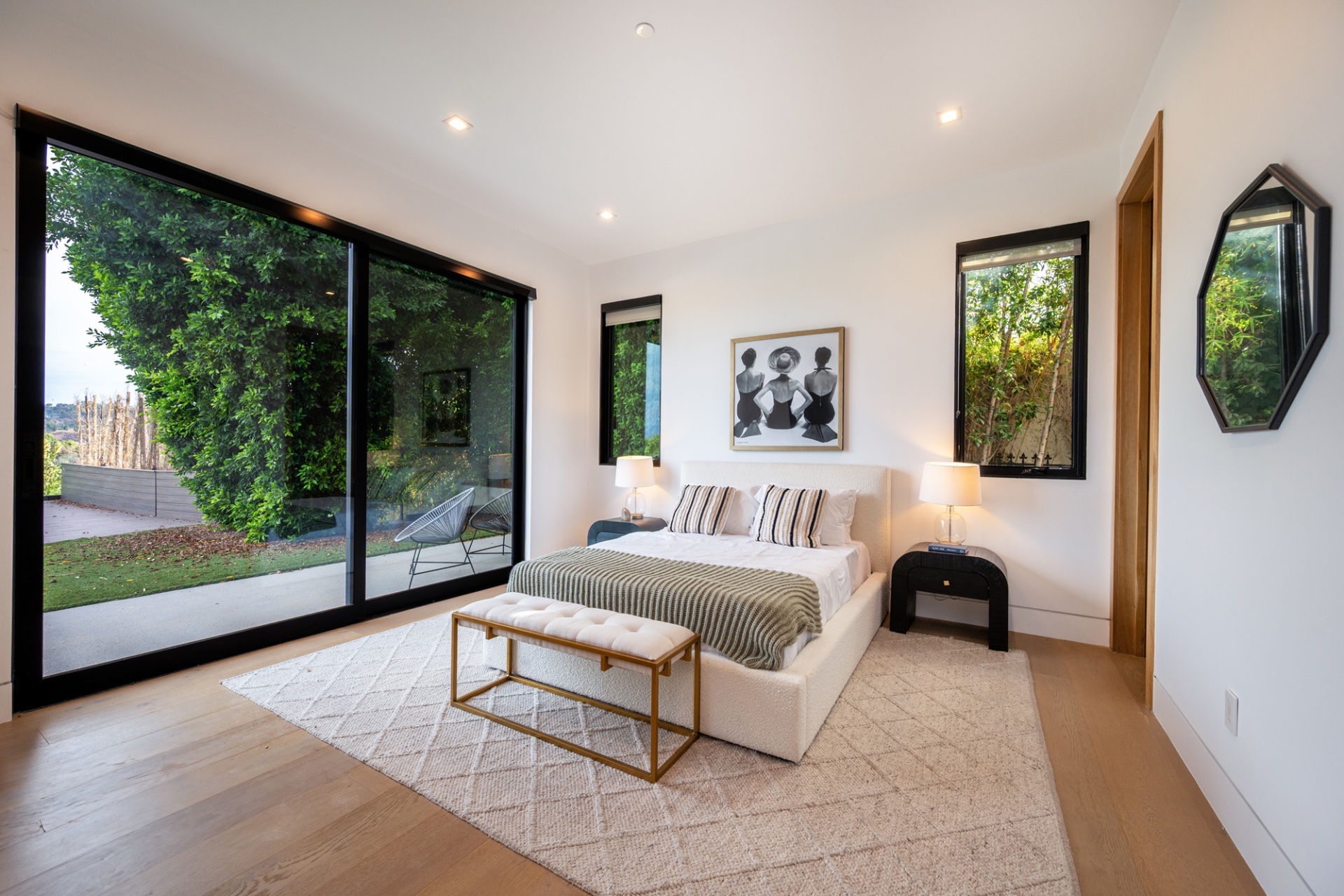 Meadowview Scenic Hillside Luxury Estate - Image 8