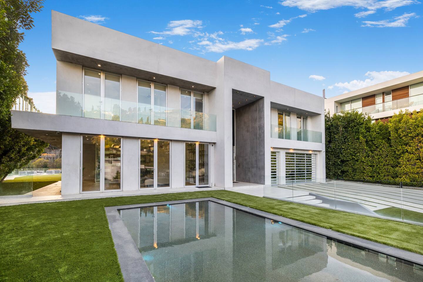 Mount Olympus Modern Glass Mansion - Image 8