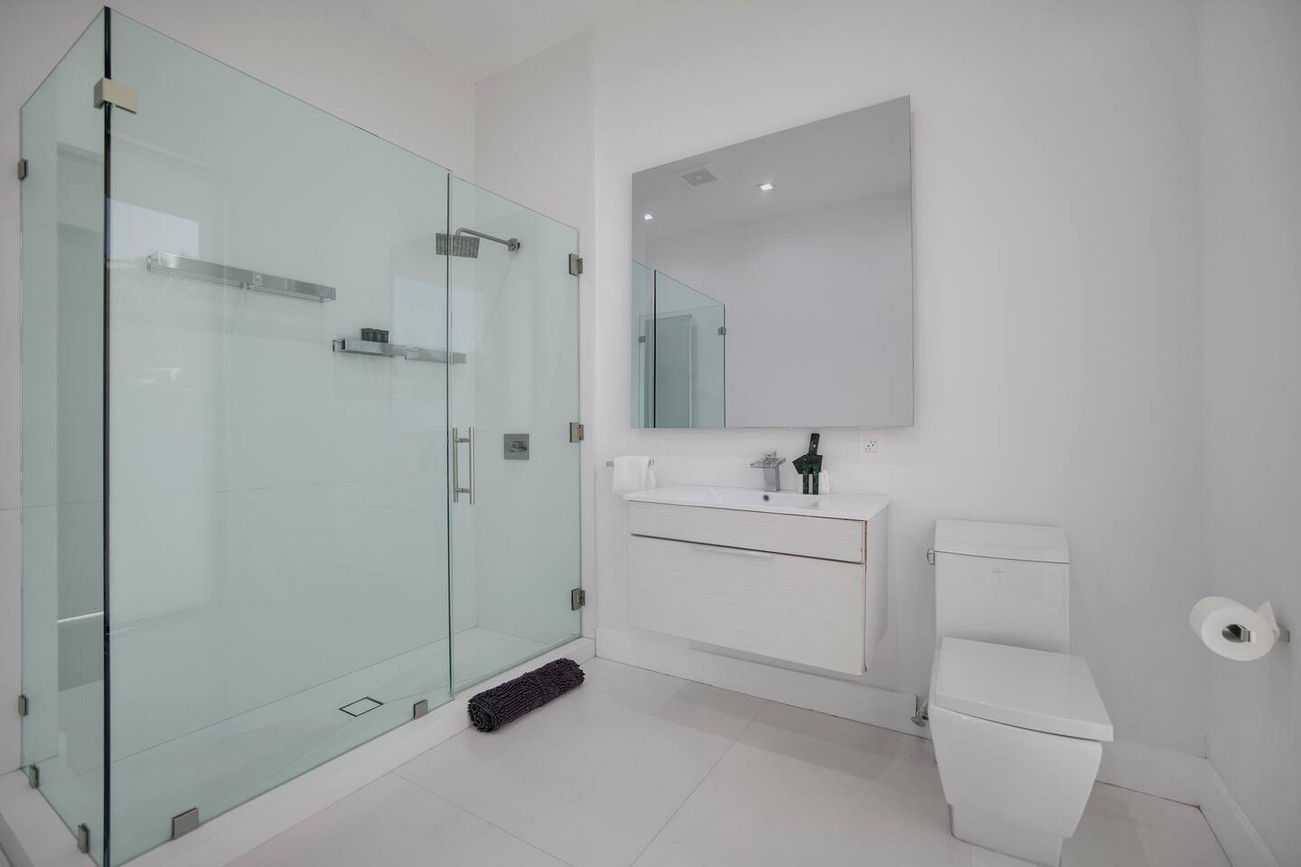 Mount Olympus Modern Glass Mansion - Image 6