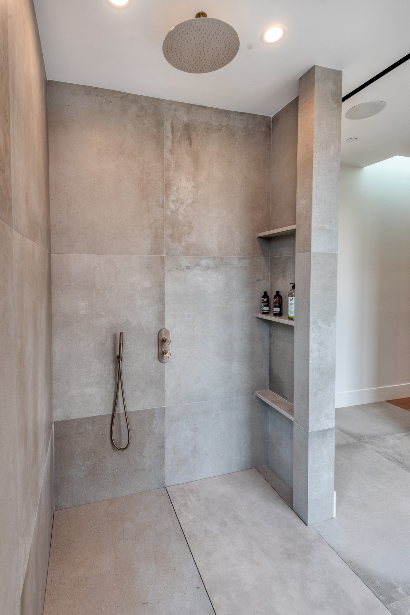 Maryland Drive Celebrity-Style Mansion - Image 9