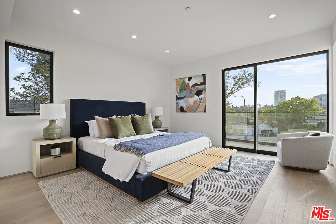 Beverly Will Grand Estate  - Image 7