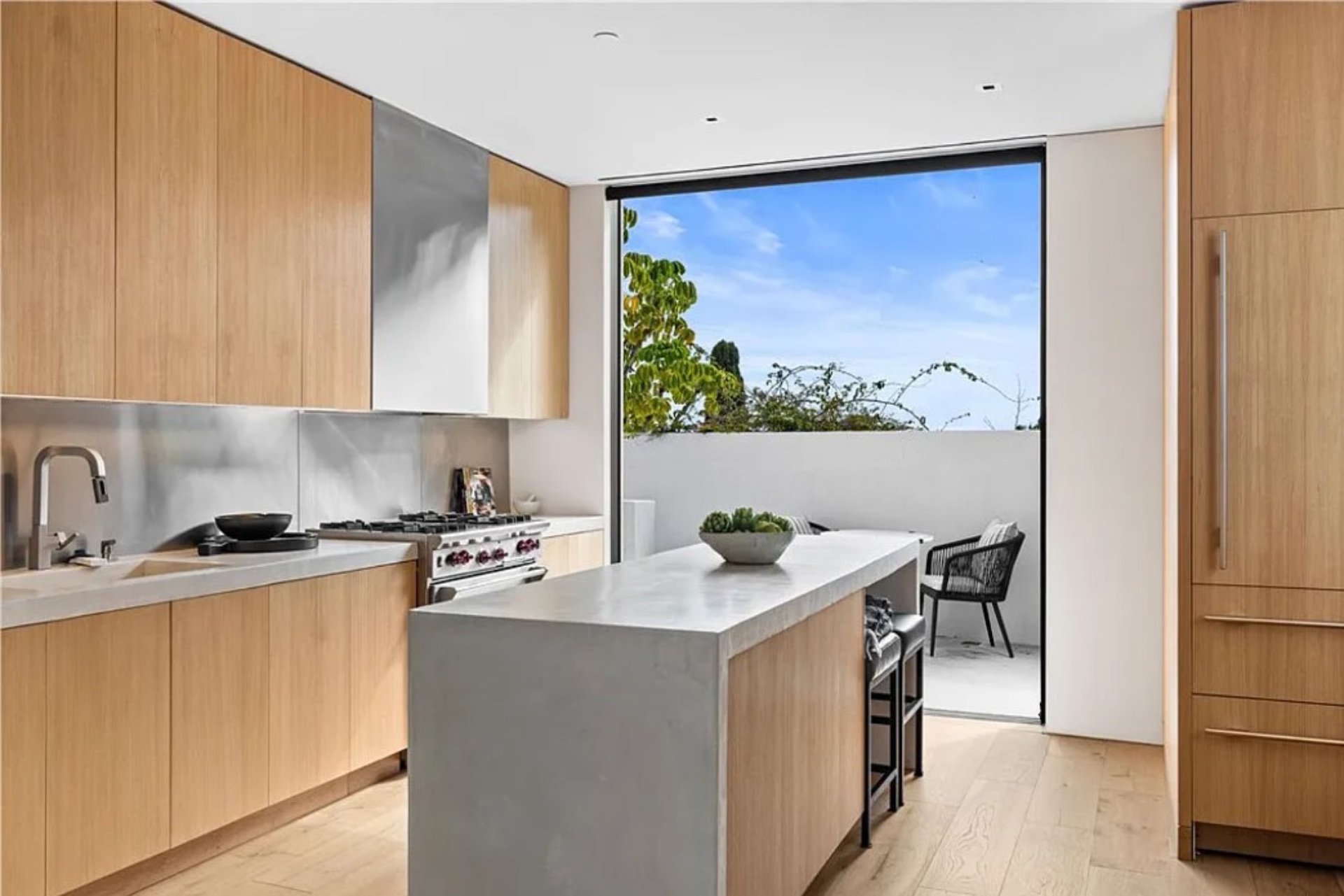 Glass Horizon Modern Architectural Mansion - Image 6