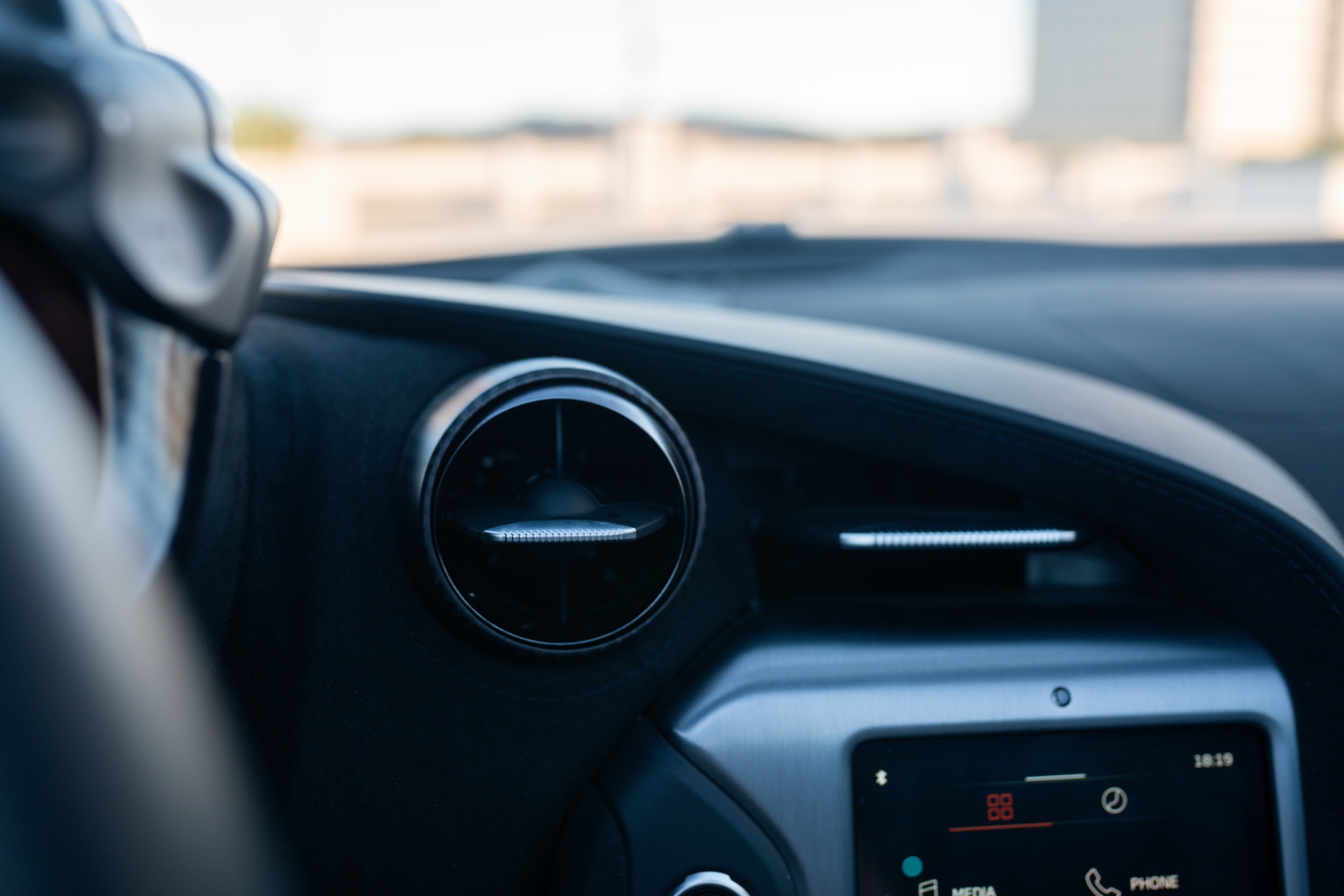 750S Spider (yellow) - Image 9