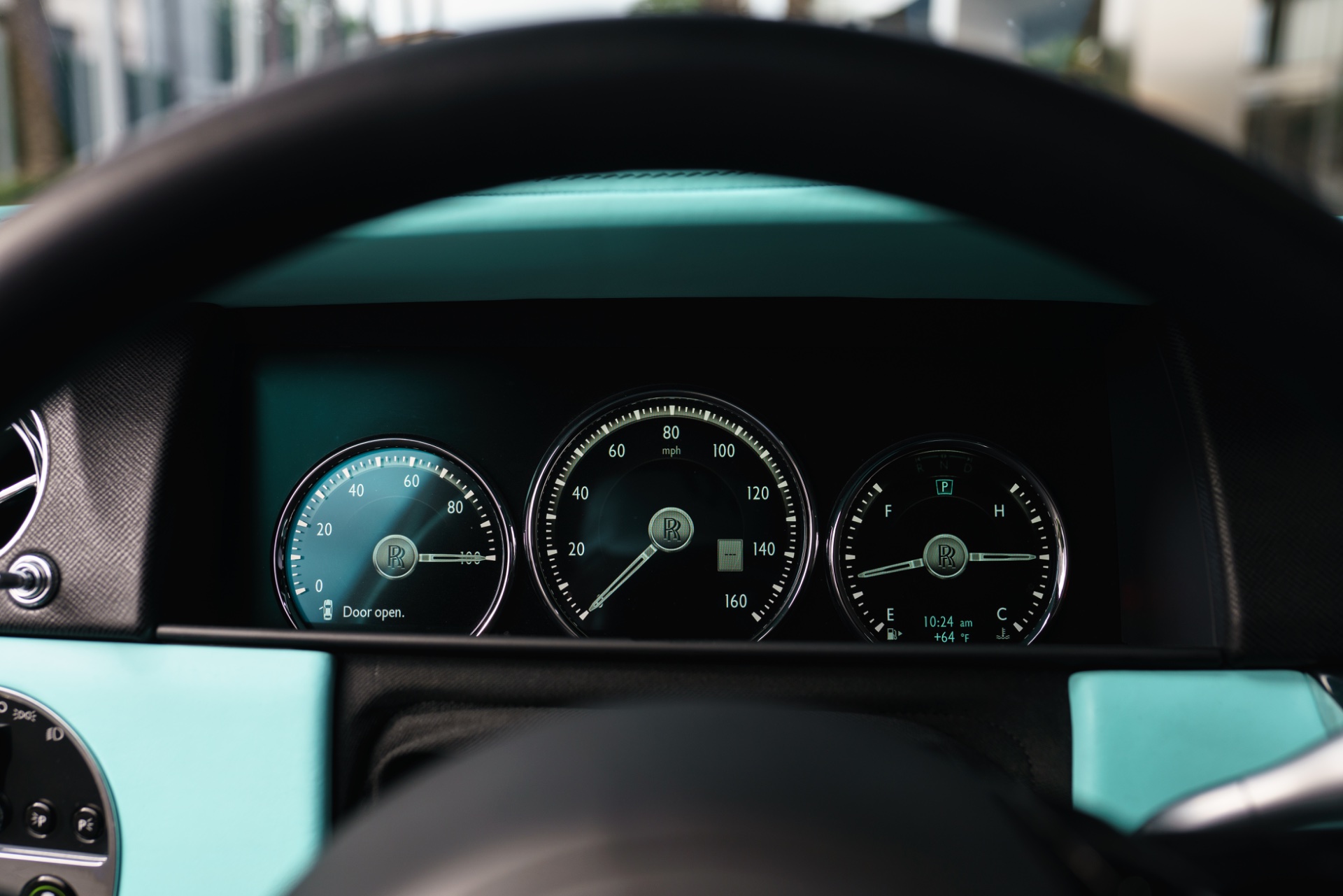 Cullinan Satin White Tiffany Interior - Image 6