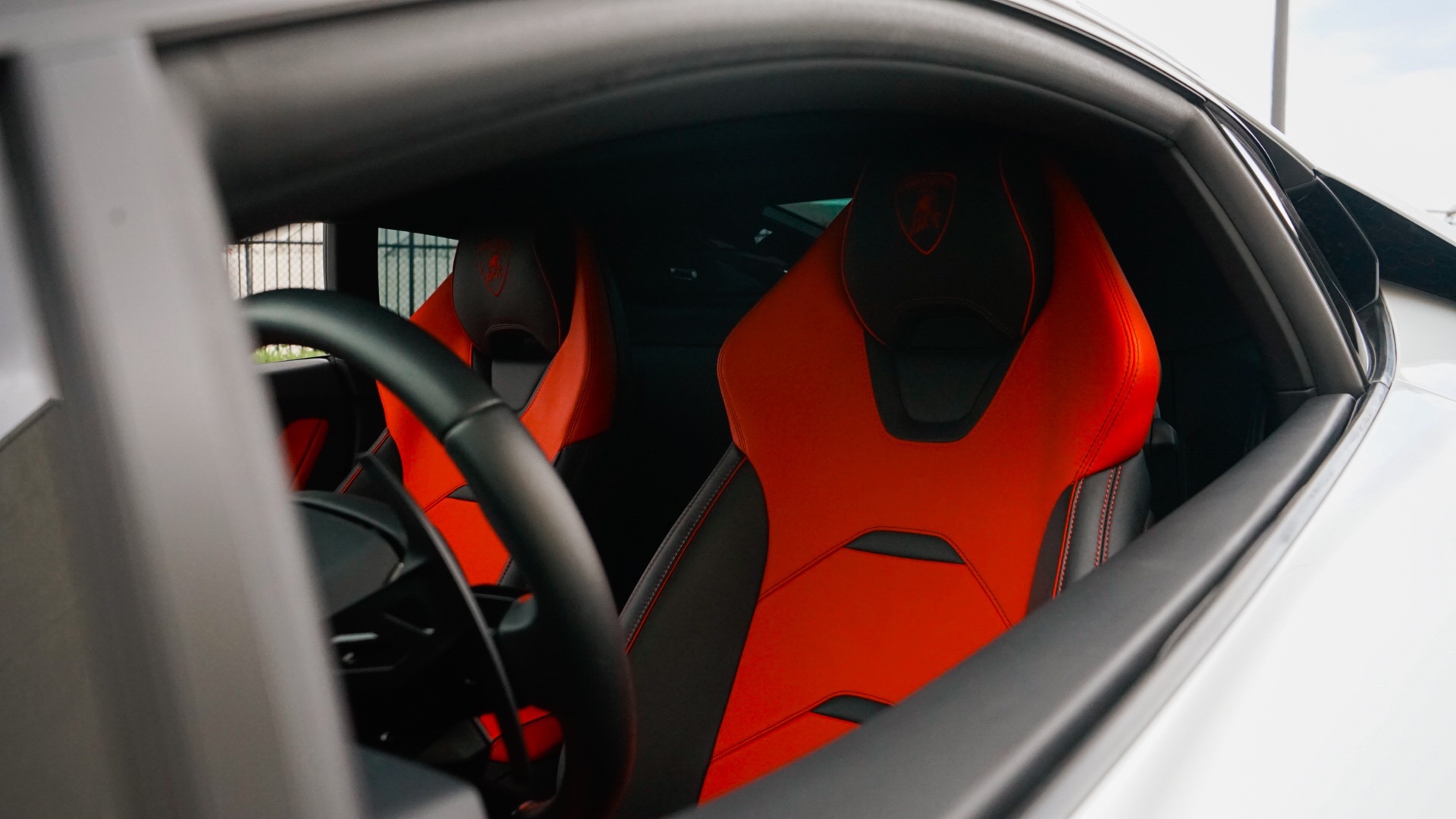 Huracan Evo White (2023) - Image 9