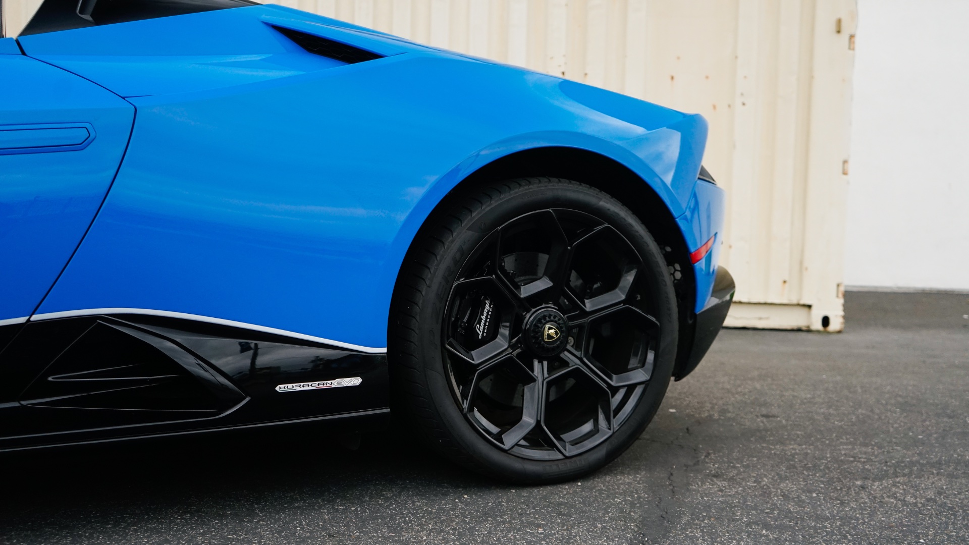 Huracan Evo Spyder 60TH Anniversary (2024) - Image 9