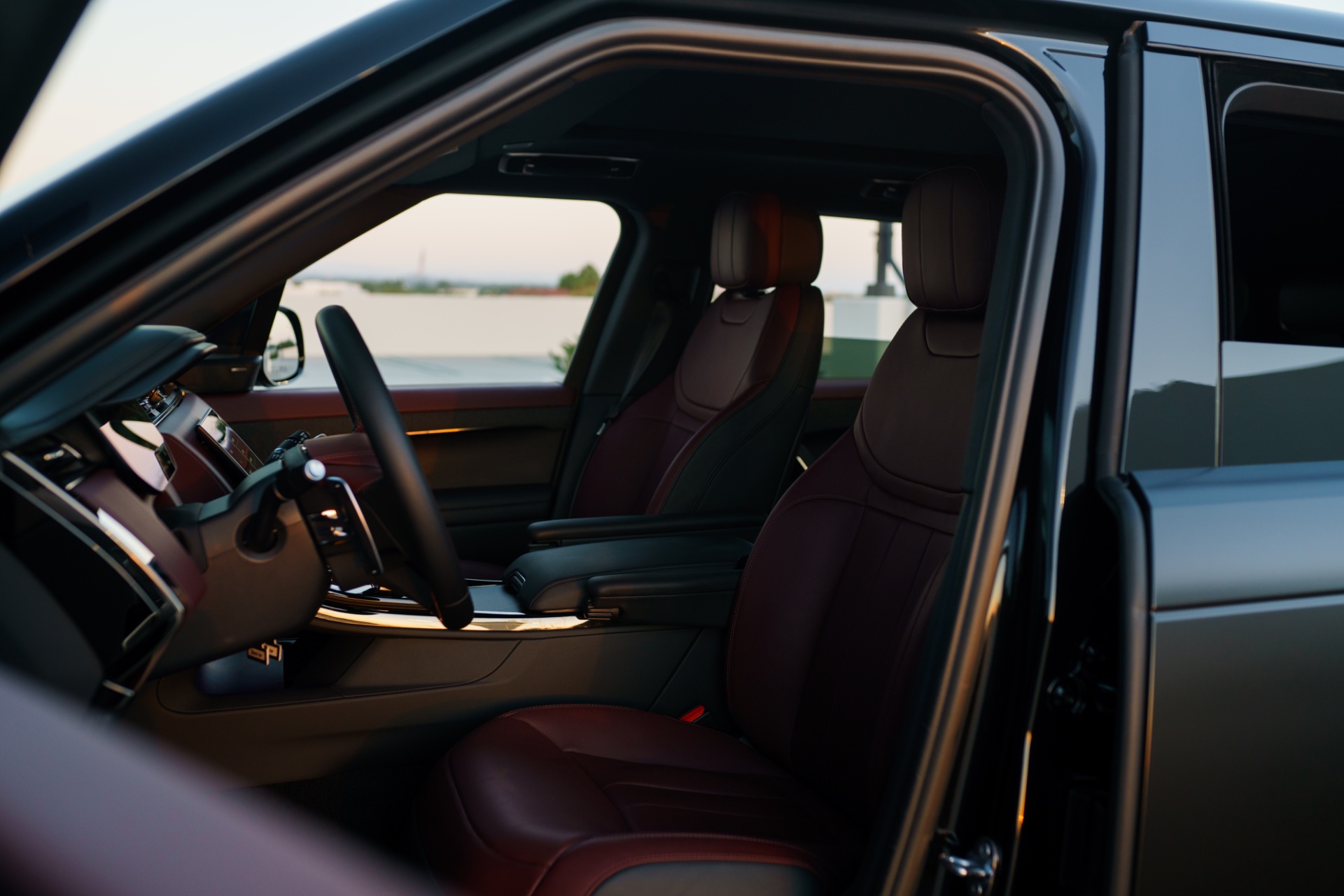 Sport Black – Red Interior - Image 9