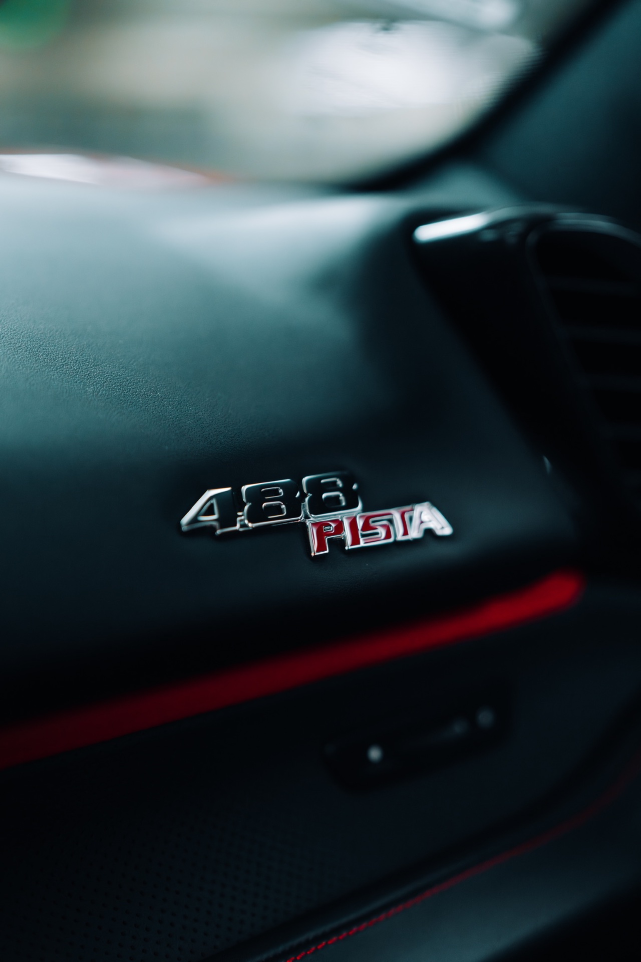 488 Pista Red (2019) - Image 7