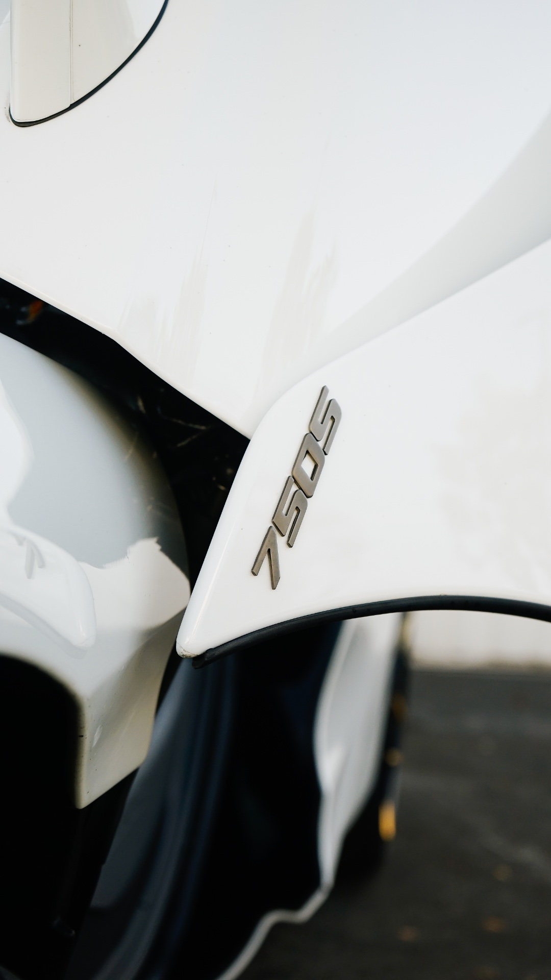 750S White Spyder - Image 8