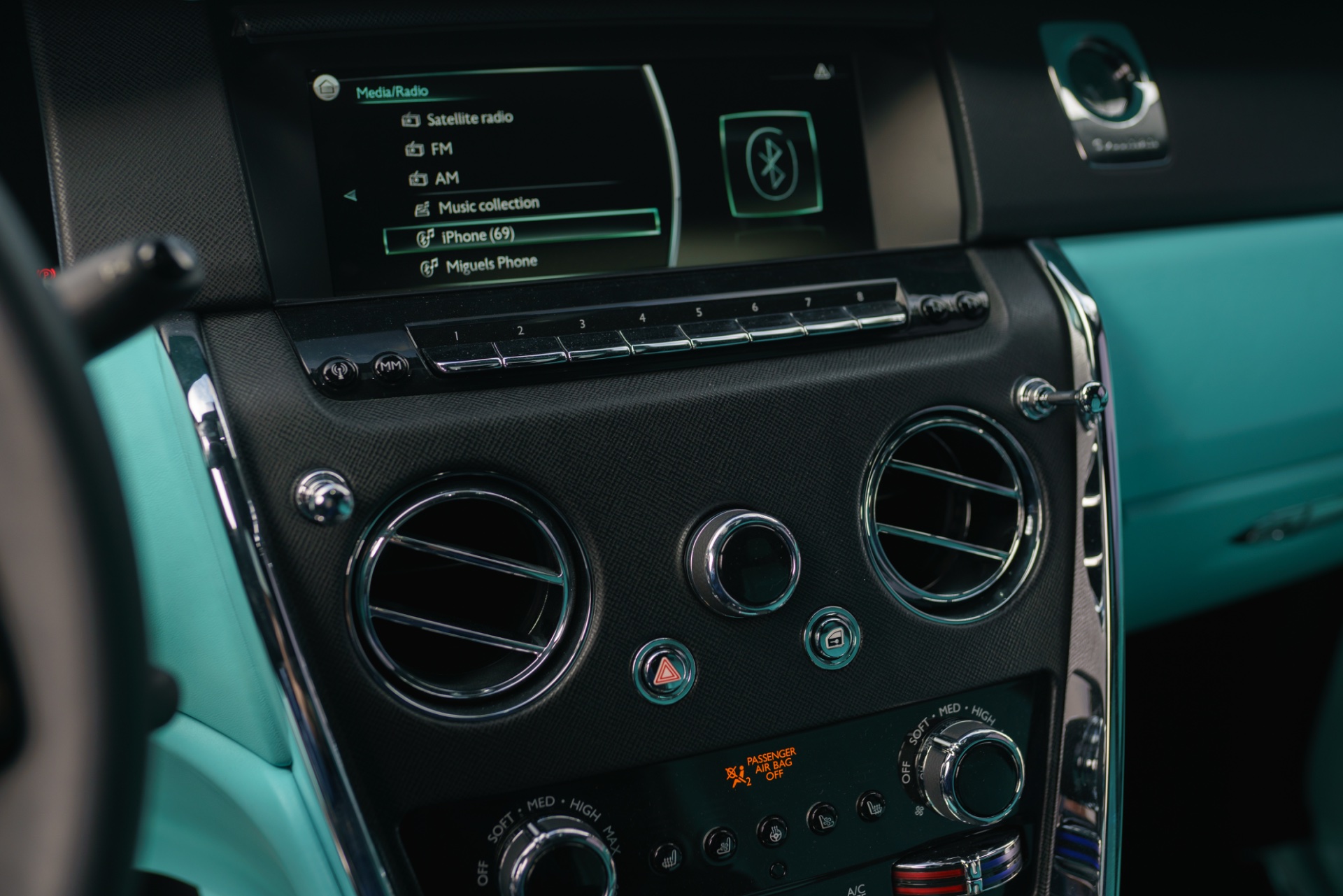 Cullinan Satin White Tiffany Interior - Image 7