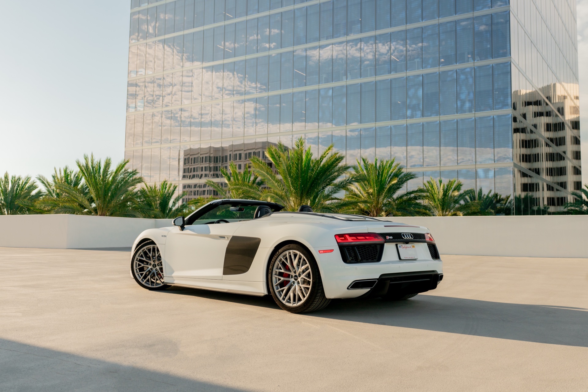 R8 Spyder White - Image 6