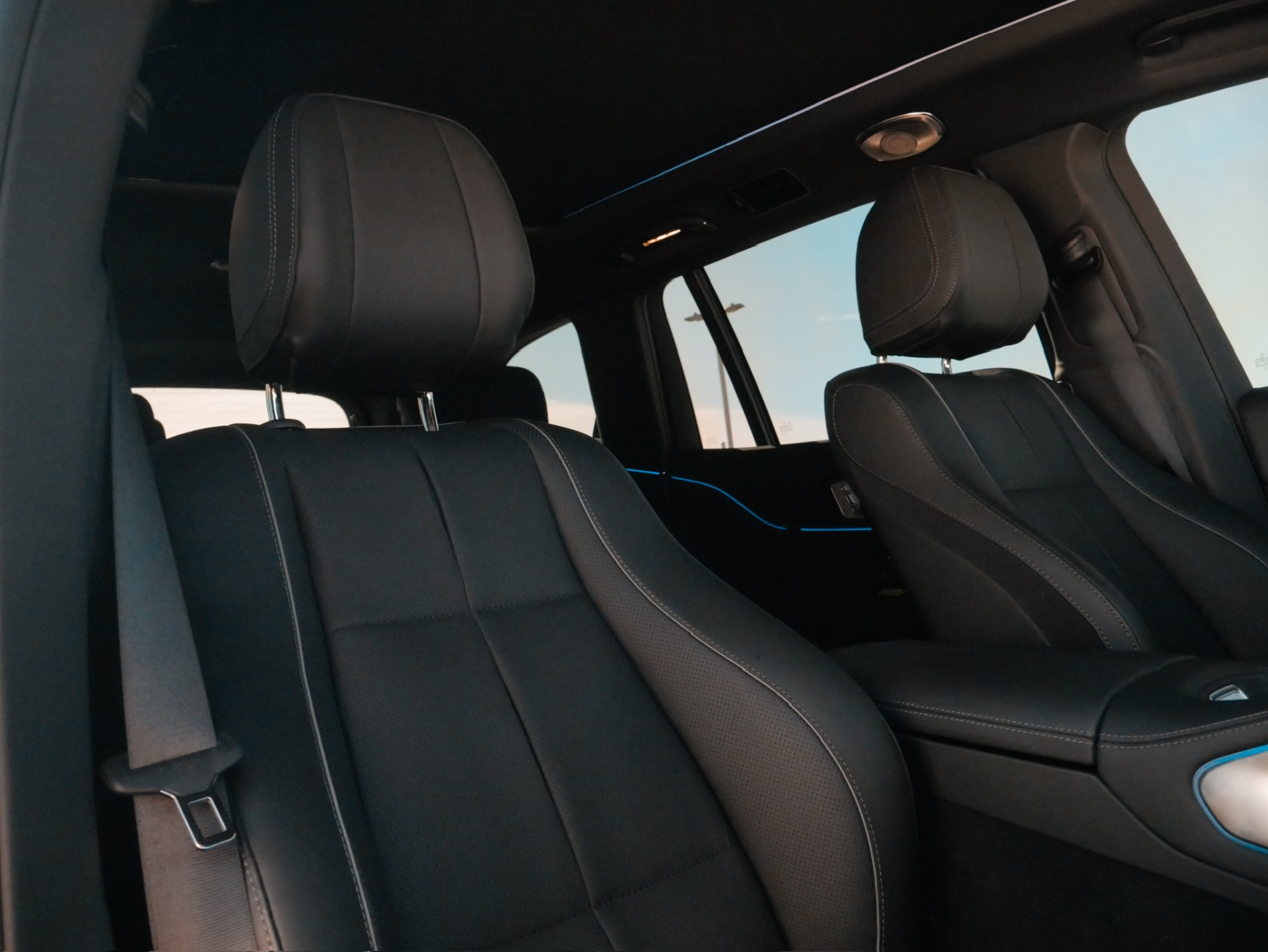 Maybach 2023 2 Tone - Image 6