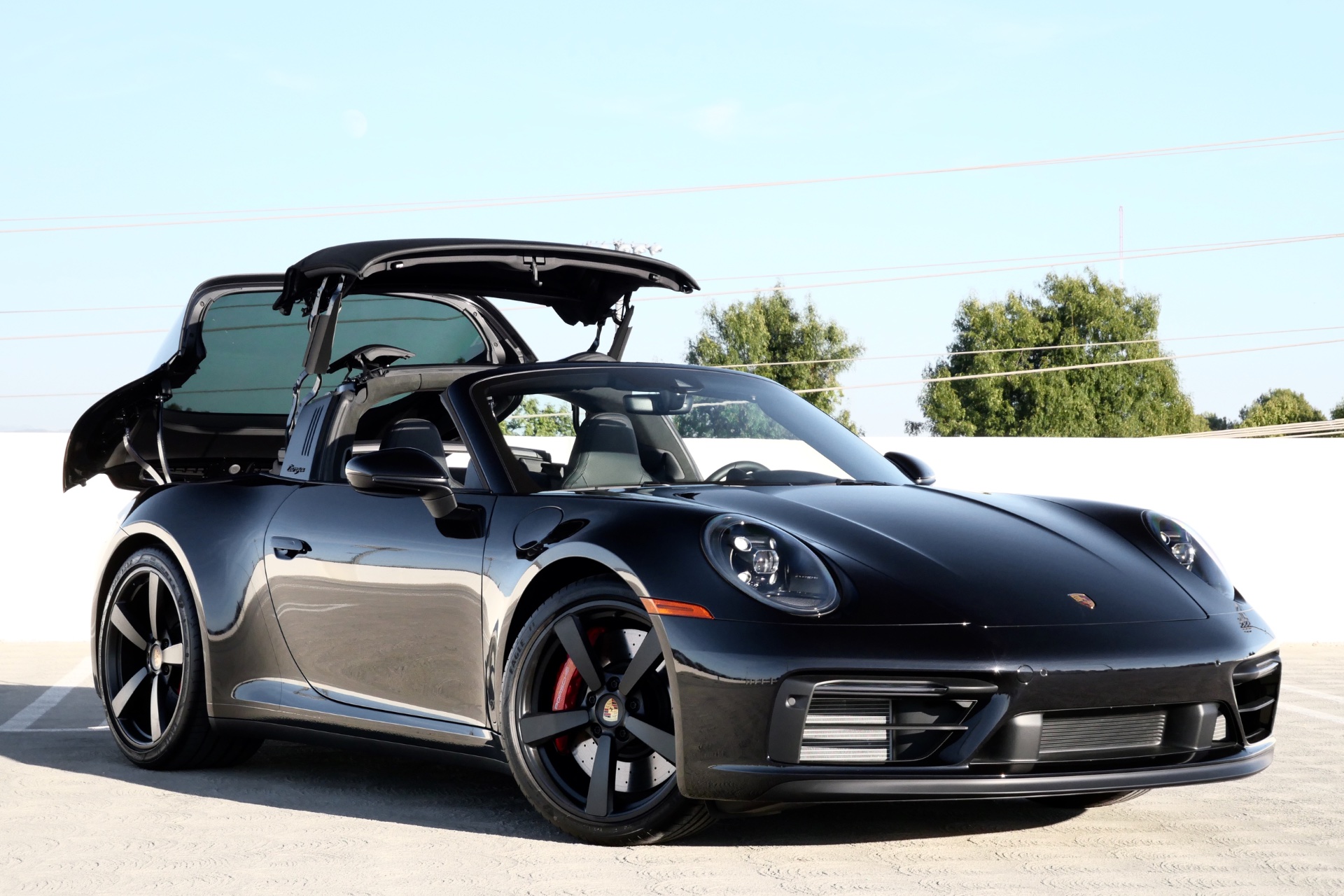 911 Targa 4 GTS Black - Image 6