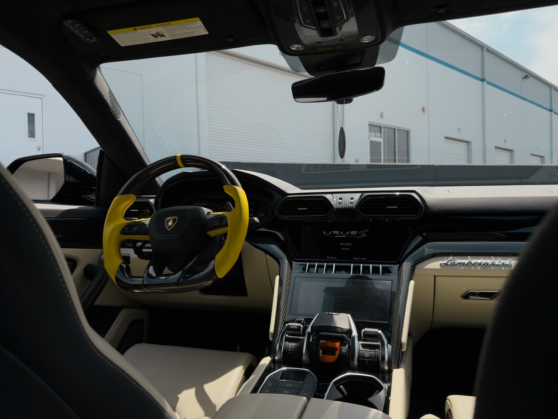 Urus S Matte Black (2023) - Image 6