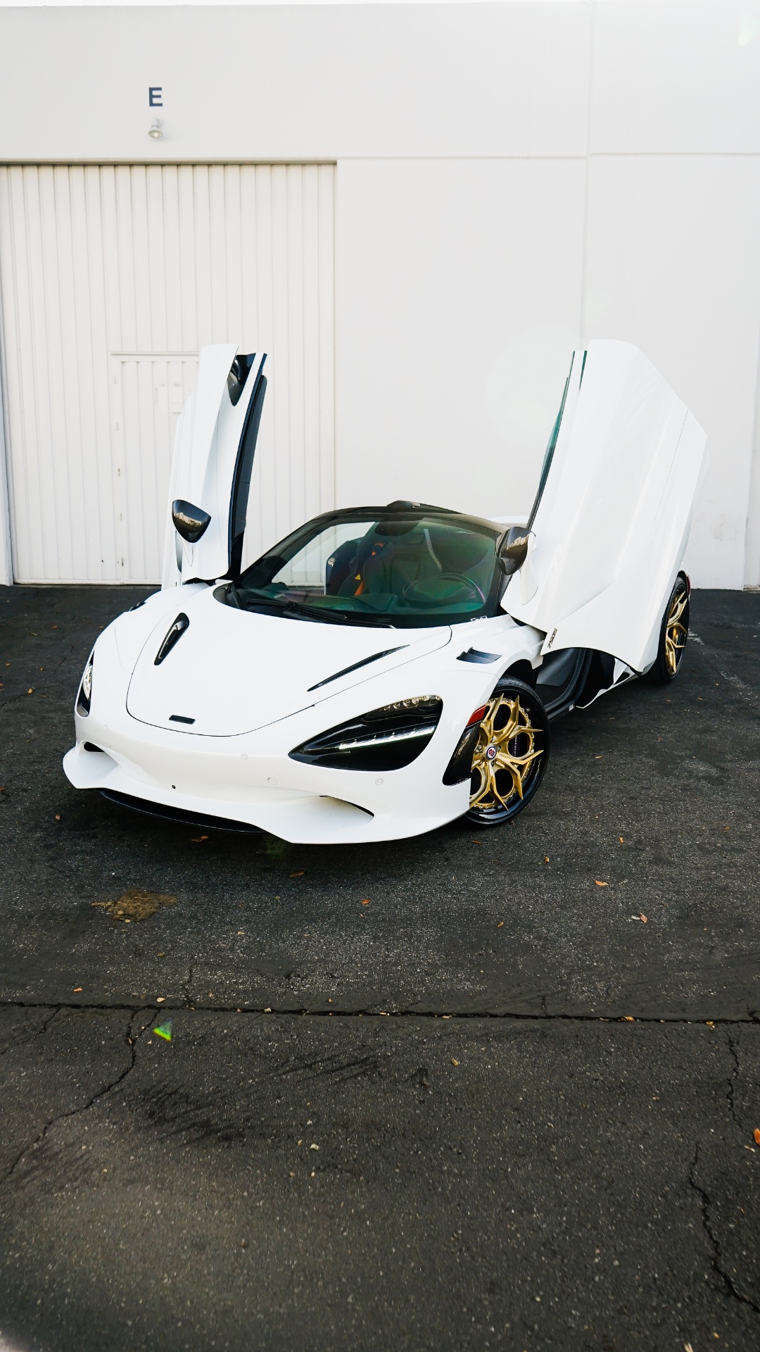 750S White Spyder - Image 7
