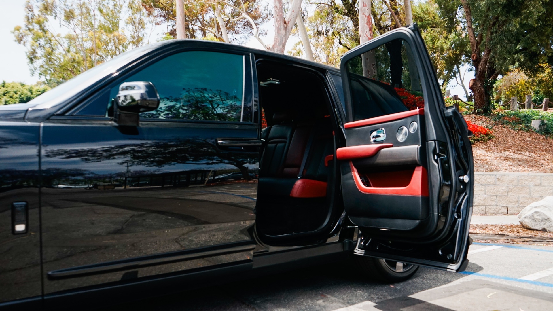 Cullinan Black – Red Interior - Image 6