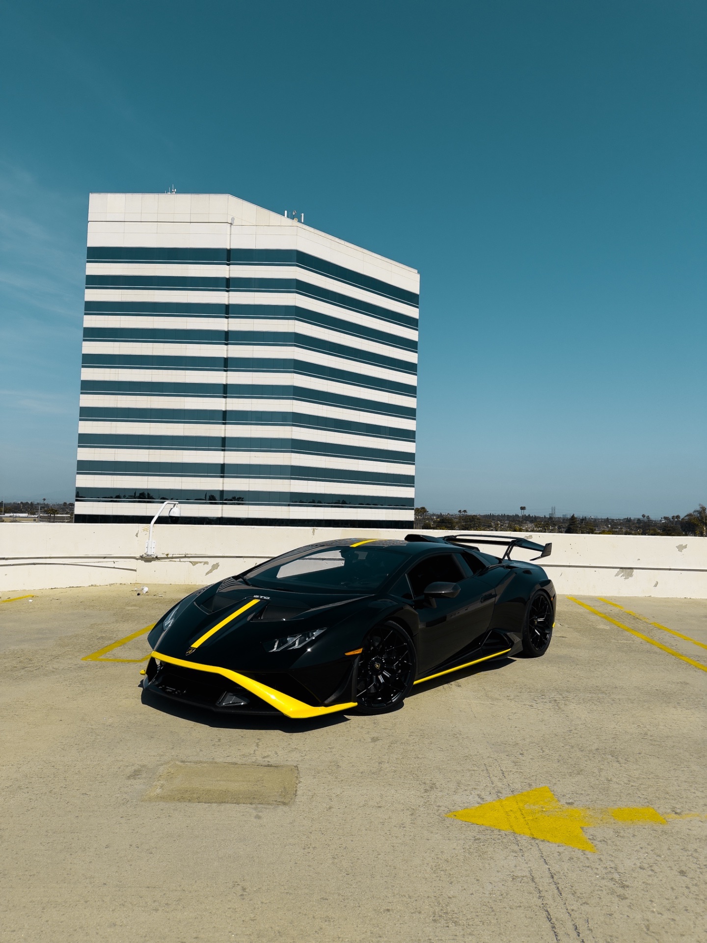 Huracan STO Black (2023) - Image 9