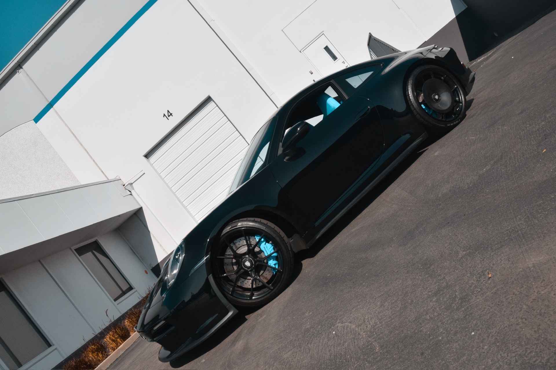 911 GT3 Touring Black – Blue Interior - Image 8