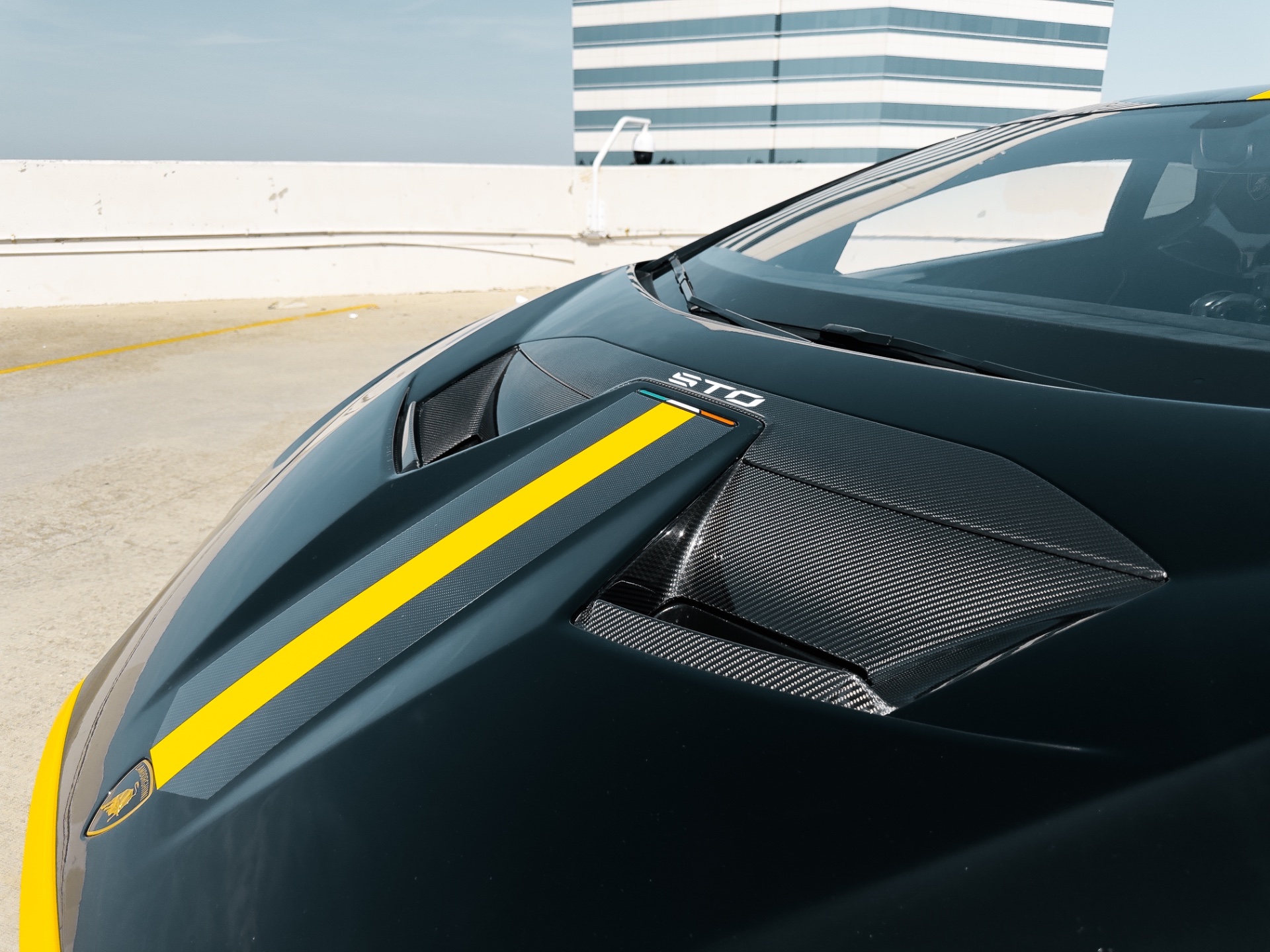Huracan STO Black (2023) - Image 6