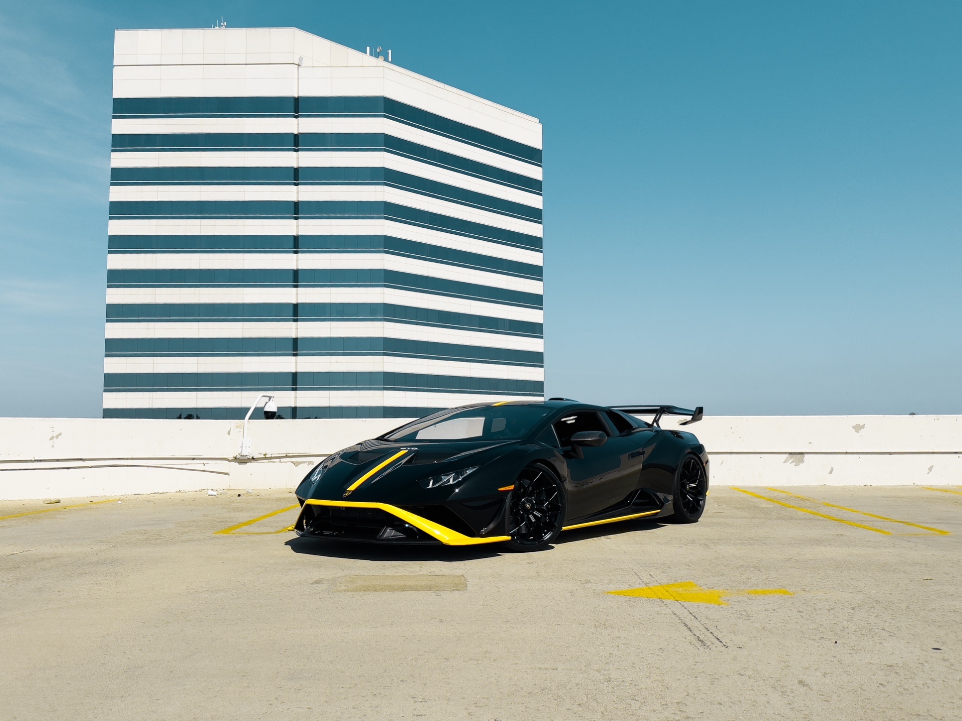 Huracan STO Black (2023)