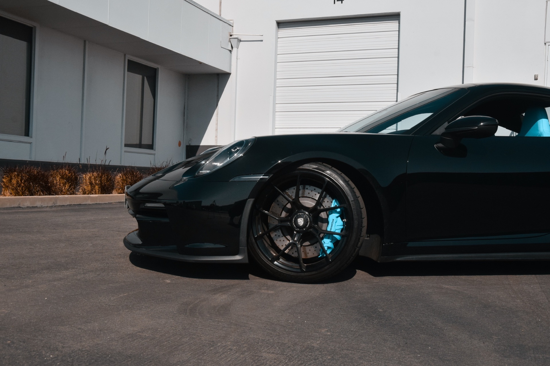 911 GT3 Touring Black – Blue Interior - Image 9