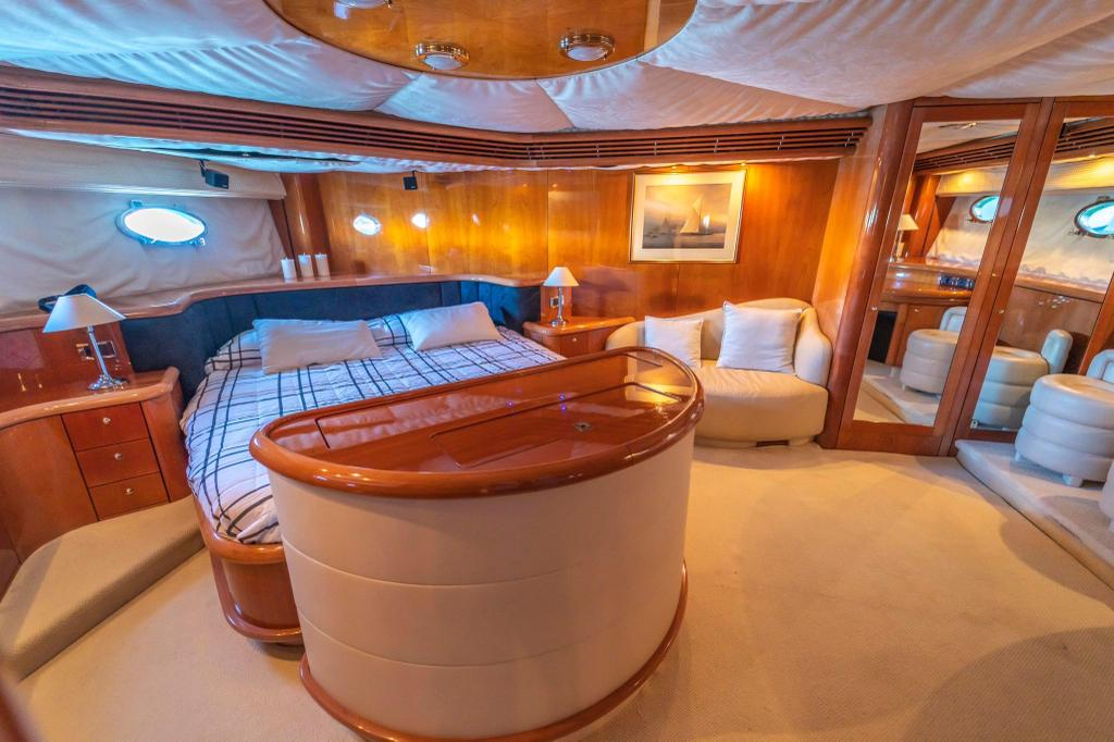 Sunseeker 90 ft - Image 7