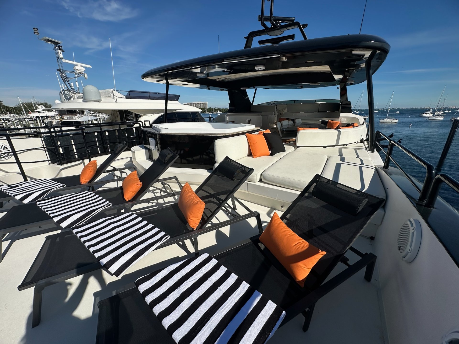 Azimut 130 ft - Image 6