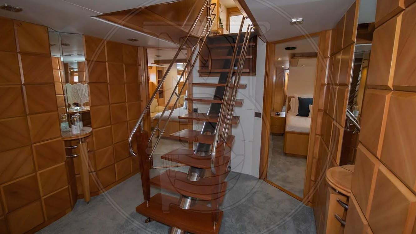 Angeles III 128 ft - Image 9